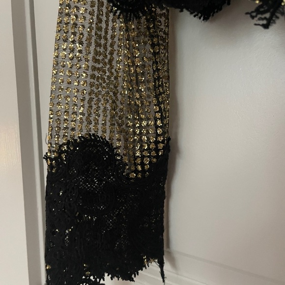 Elegant Black and Gold glitter Women's Crop top - Picture 7 of 7